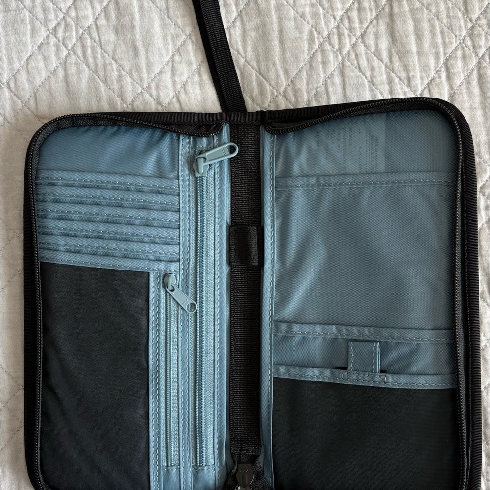 Dakine Women's Travel Sleeve Organizer in Nevada print - Picture 3 of 6